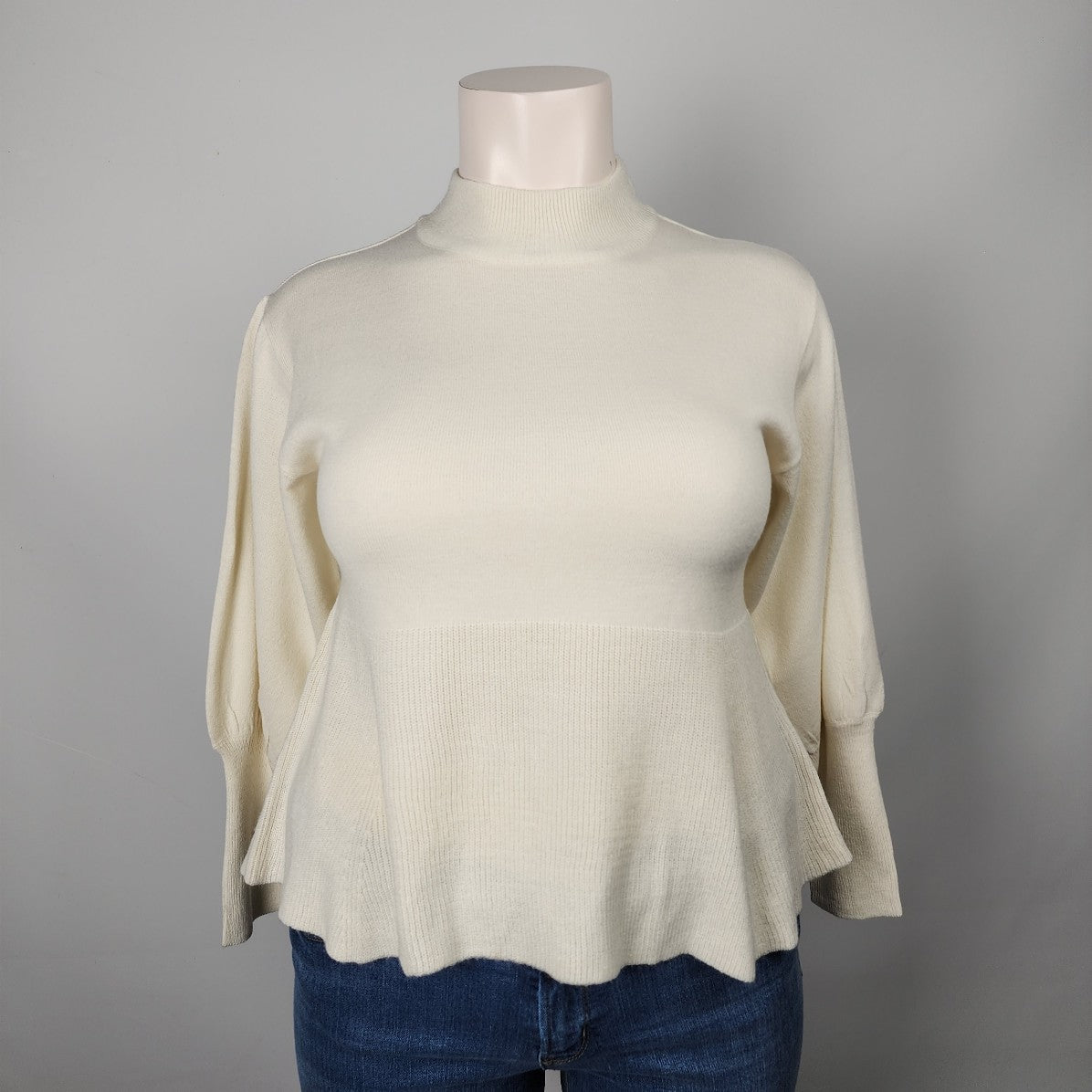 Coco & Tashi Cream Soft Knit Sweater size M