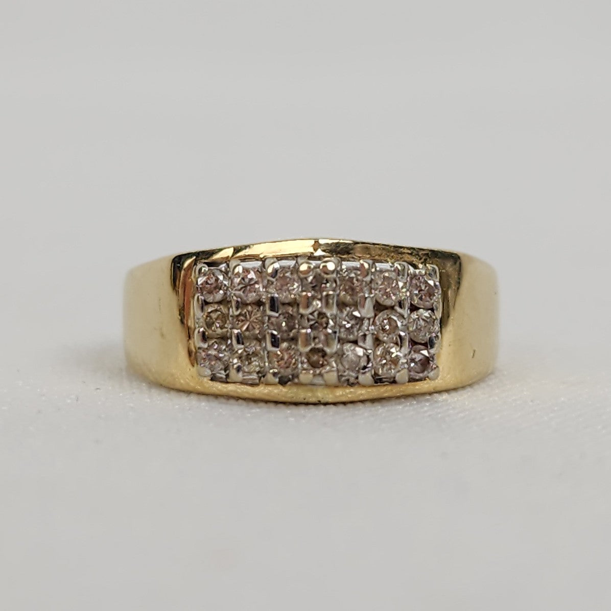 14K Gold Diamond Cluster Ring Size 8.5