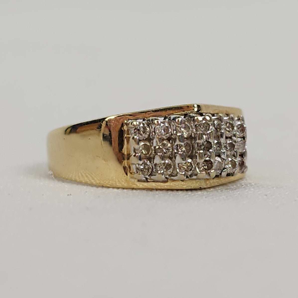 14K Gold Diamond Cluster Ring Size 8.5