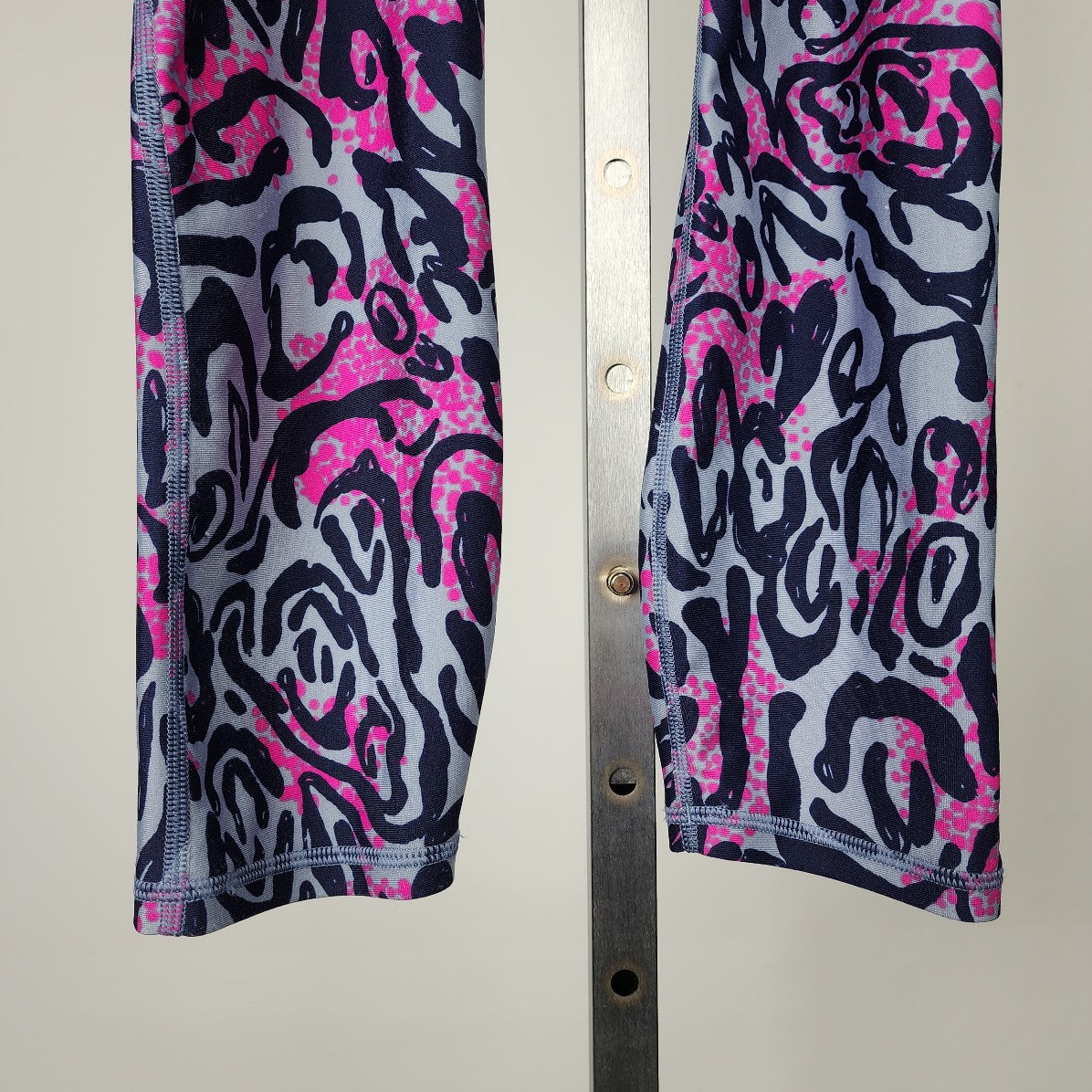 Under Armour Animal Print Pink & Blue Leggings SIze L