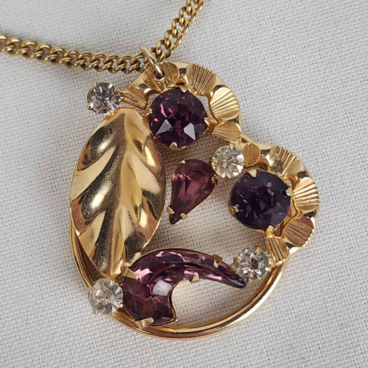 Vintage Gold Tone Purple Crystal Floral Pendant Necklace