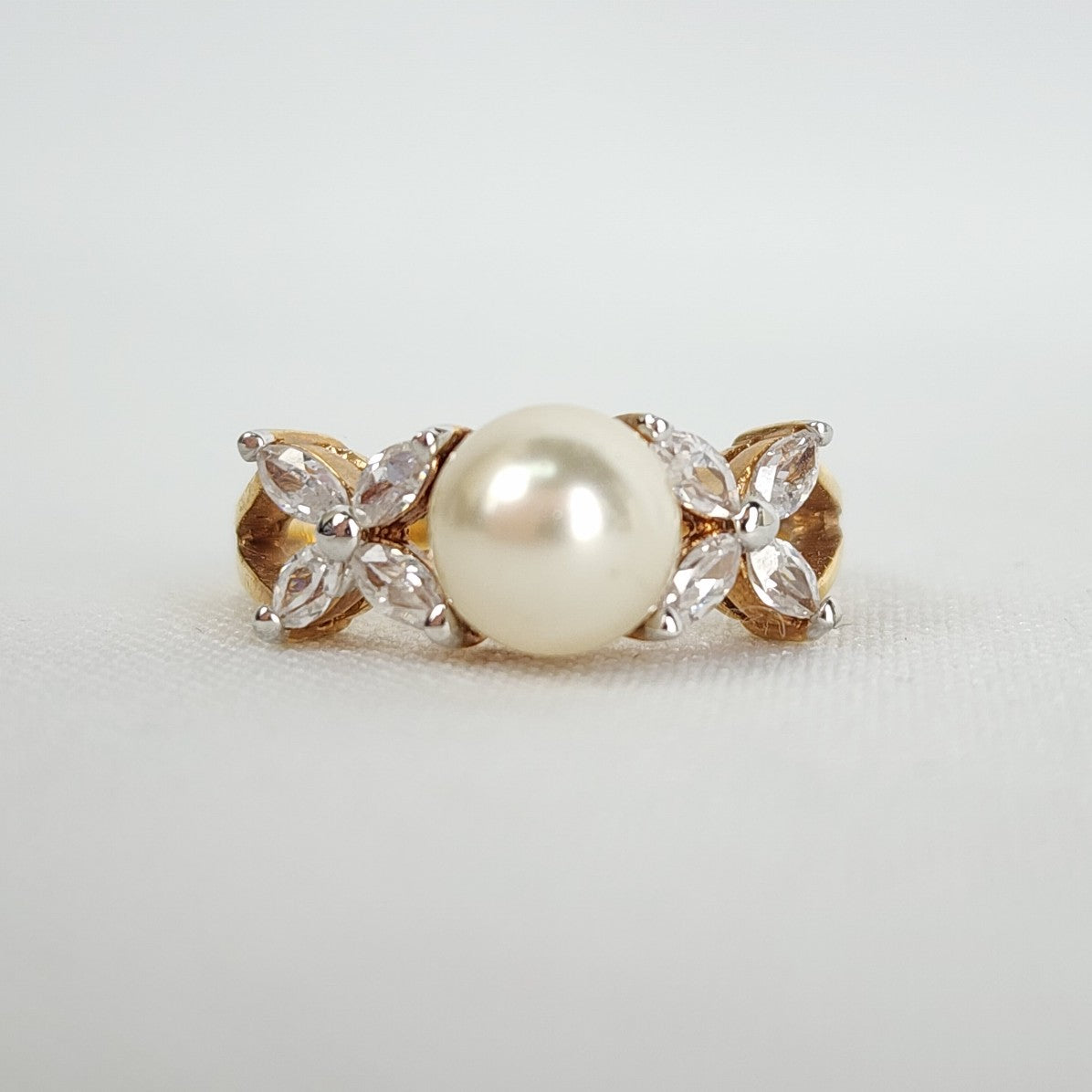 Vintage Gold Tone Faux Pearl Crystal Ring Size 8