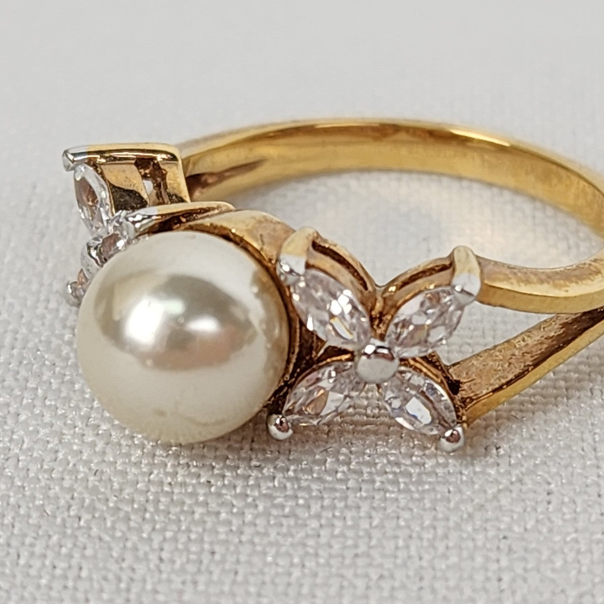 Vintage Gold Tone Faux Pearl Crystal Ring Size 8
