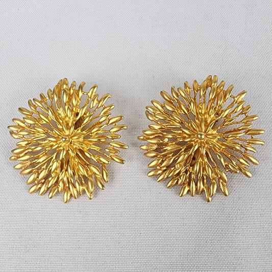 Vintage Gold Tone Flower Clip On Earrings