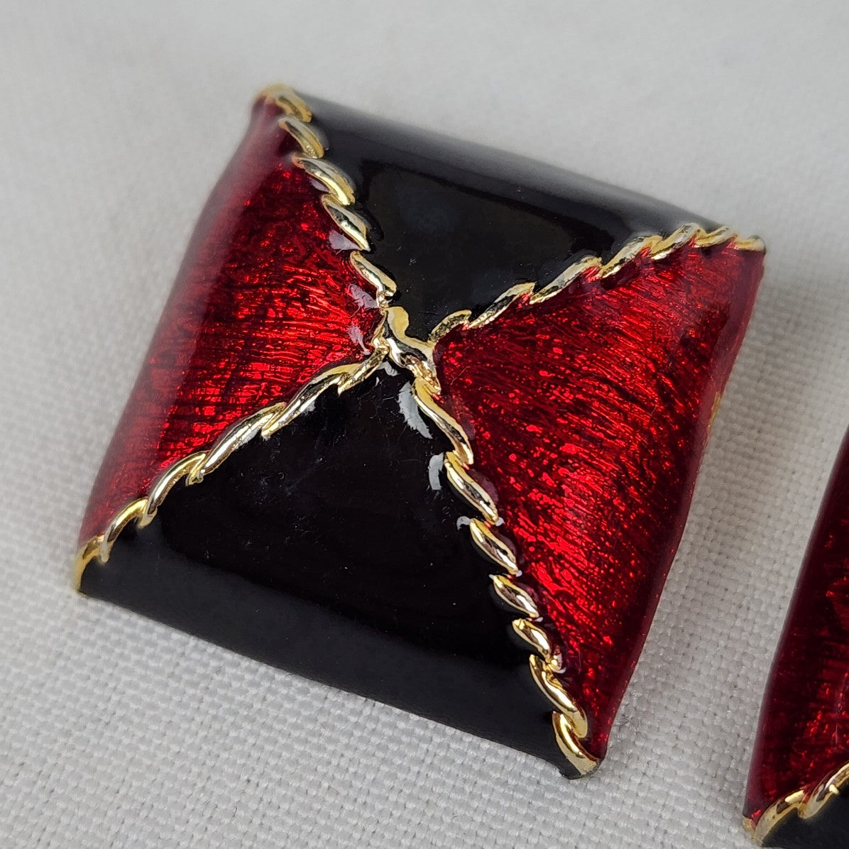 Vintage Red & Black Enamel Metal Cip On Earrings