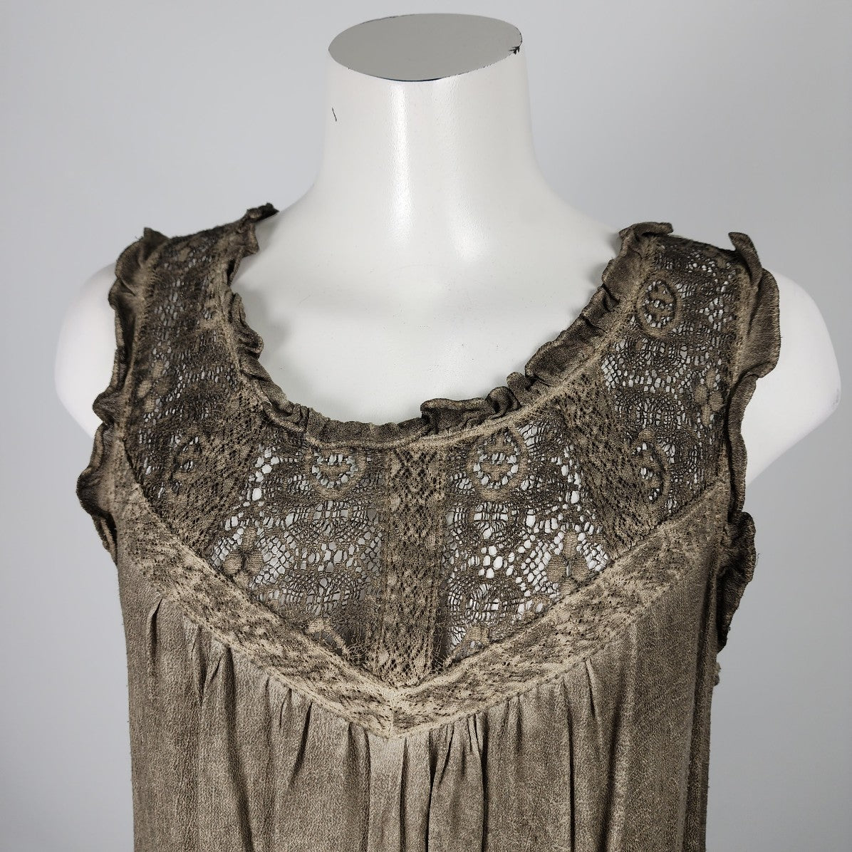 POL Brown Lace Sleeveless Top Size S