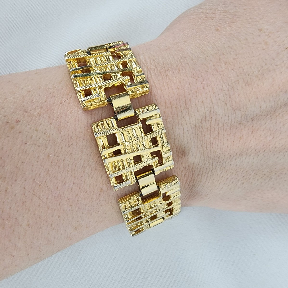 Vintage Gold Tone Etched Link Bracelet