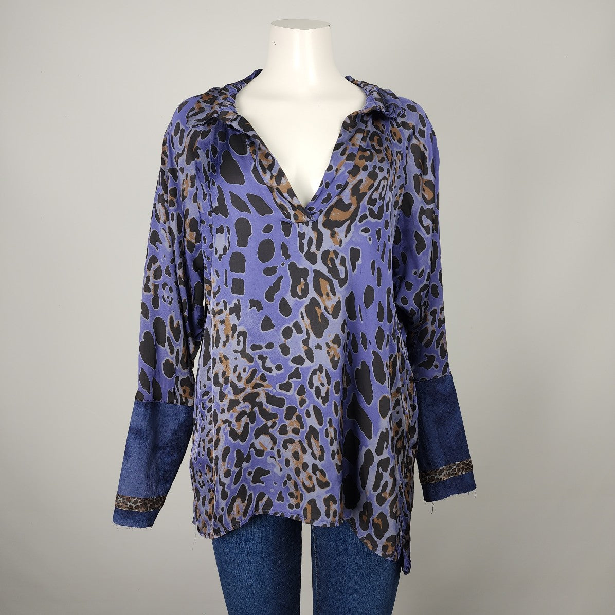 Meo Meli Blue Animal Print Top Size L