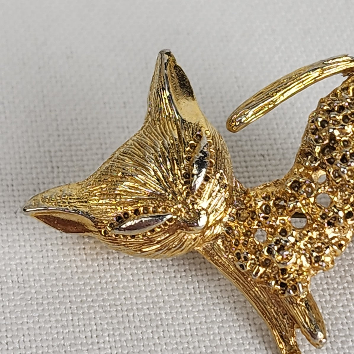 Vintage Gold Tone Cat Brooch