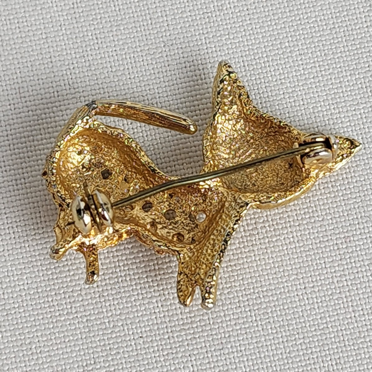 Vintage Gold Tone Cat Brooch