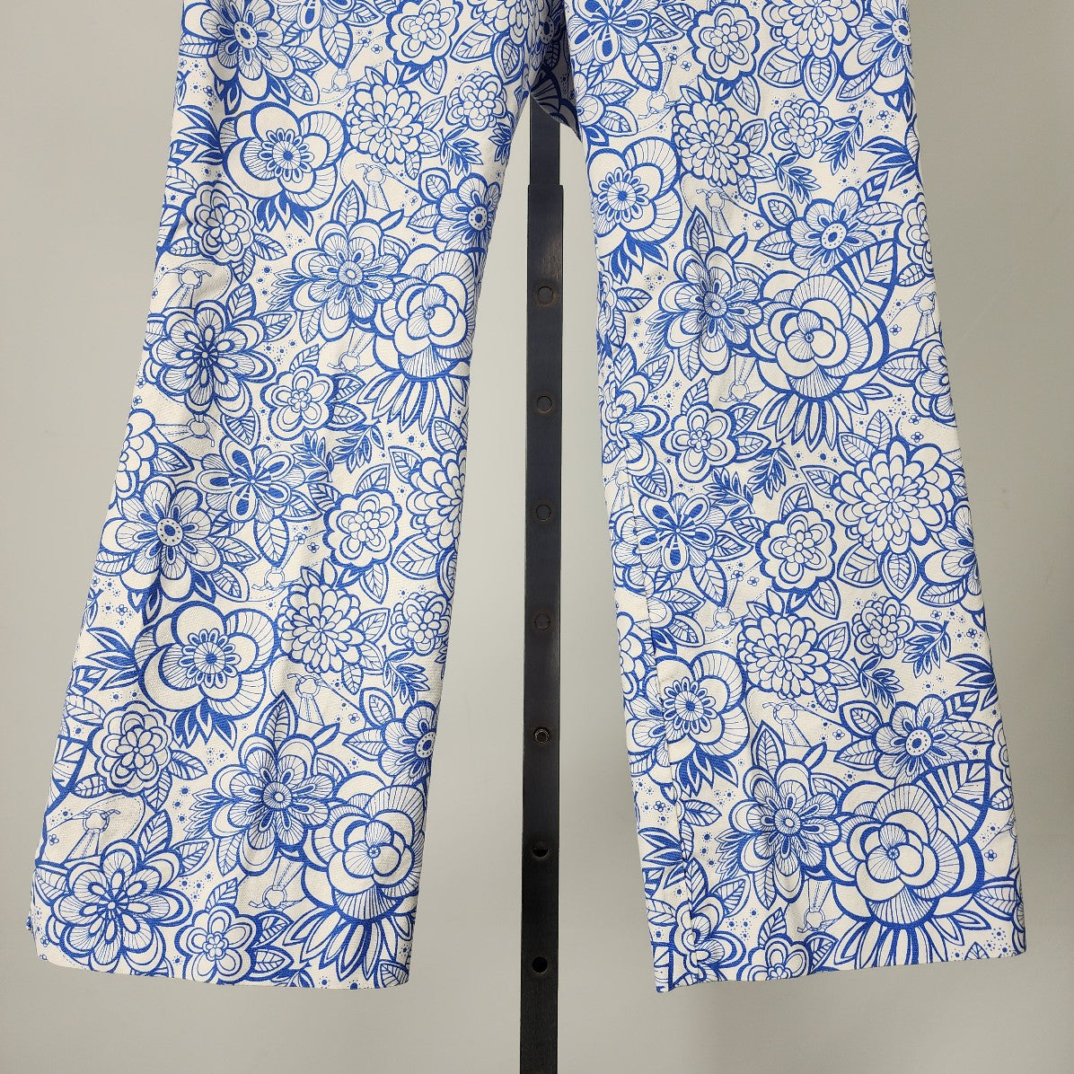 Lilly Pulitzer Blue Floral Cotton Cropped Pants Size S