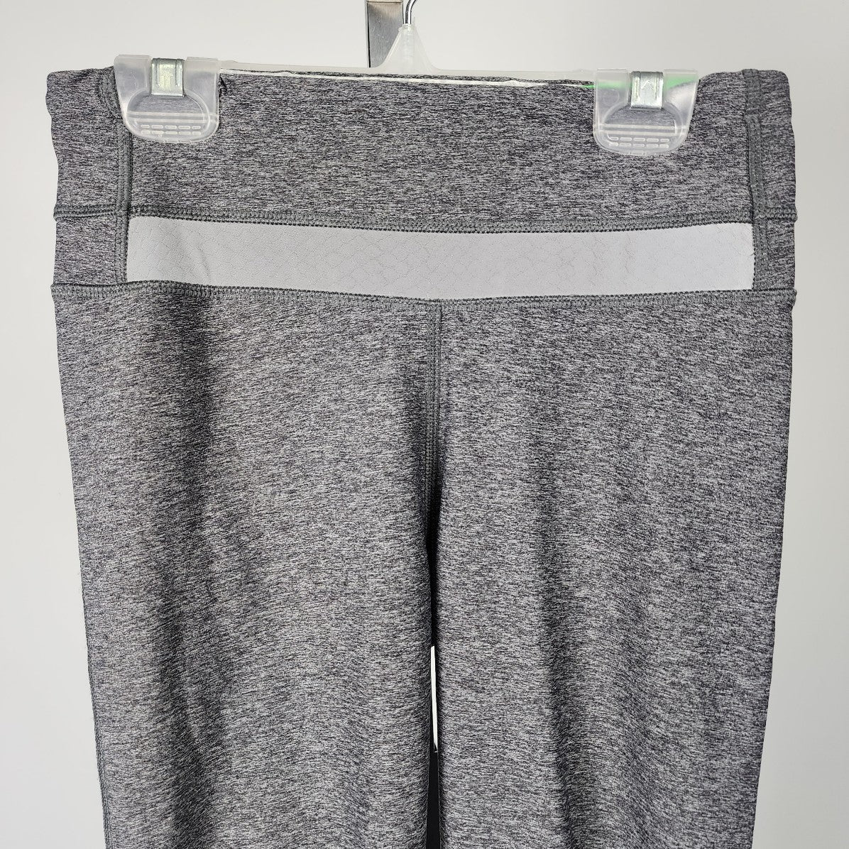 Lululemon Grey Cropped Athletic Leggings Size 4