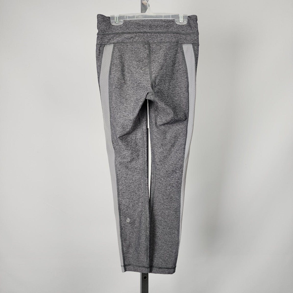 Lululemon Grey Cropped Athletic Leggings Size 4