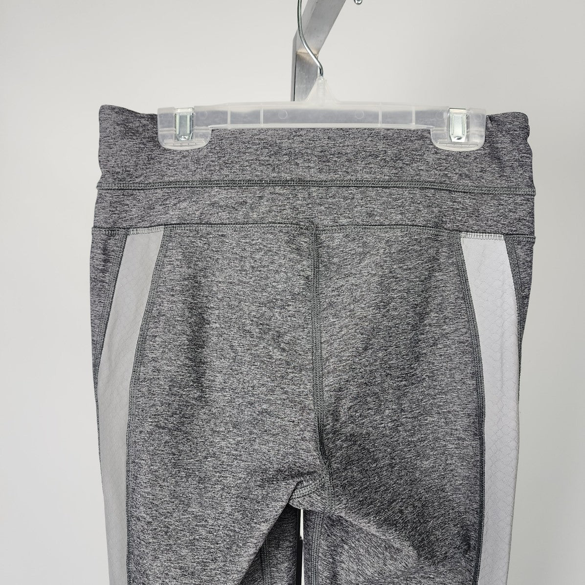 Lululemon Grey Cropped Athletic Leggings Size 4