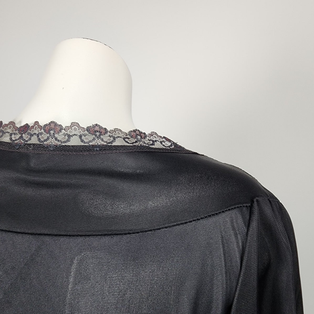 Vintage Black Lace Detail Dressing gown Size S/M