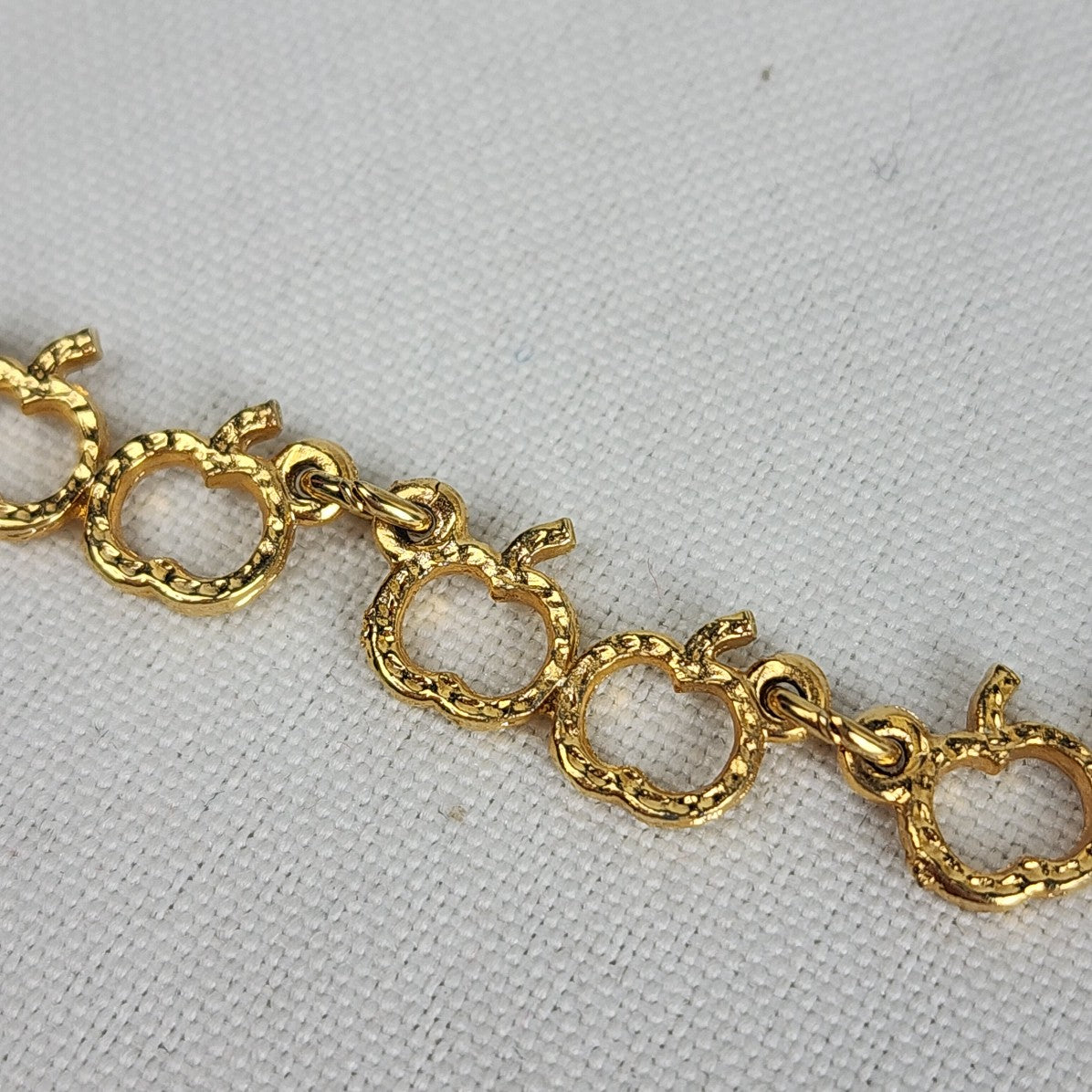 Vintage Gold Tone Apple Chain Link Necklace