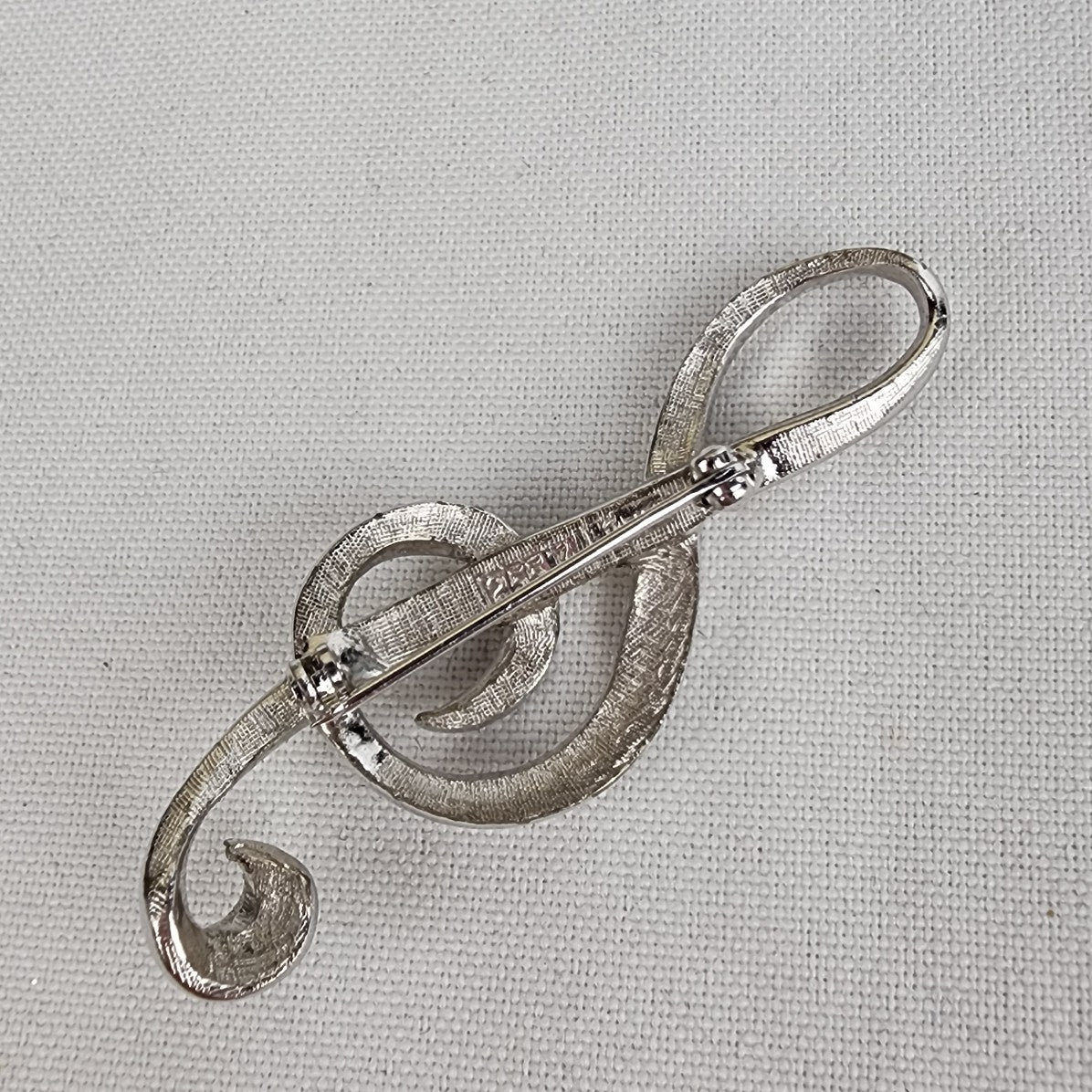 Vintage Avon Silver Tone Treble Clef Musical Brooch