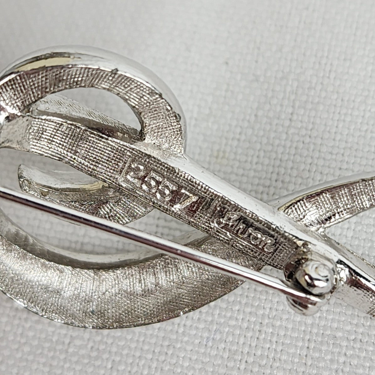 Vintage Avon Silver Tone Treble Clef Musical Brooch