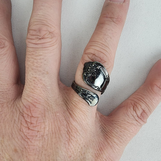 Oneida Silver Tone Silverware Adjustable Ring