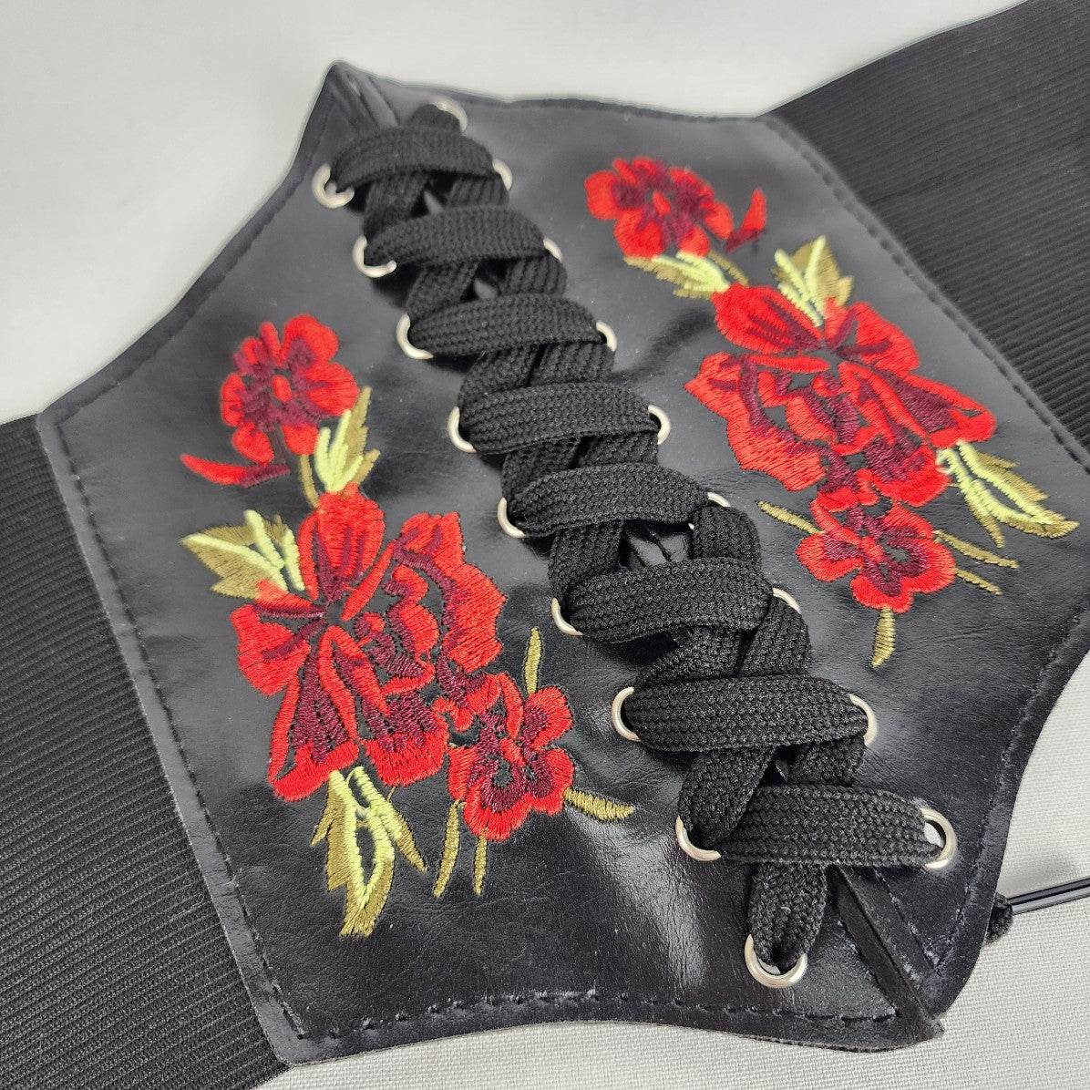 Red Rose Embroidered Black Stretch Wide Belt Size XL