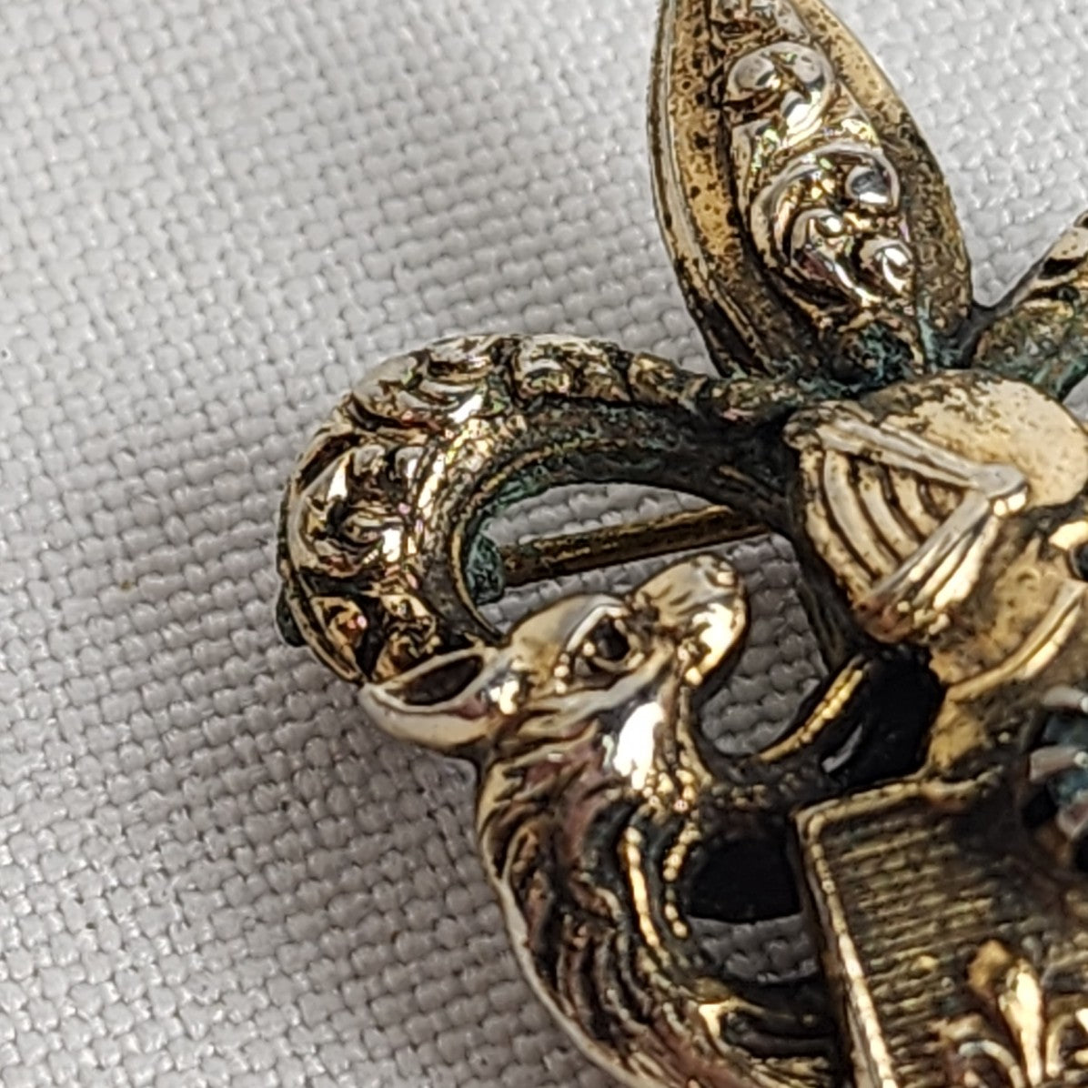 Vintage Fleur De Lise Coat Of Arms Brooch