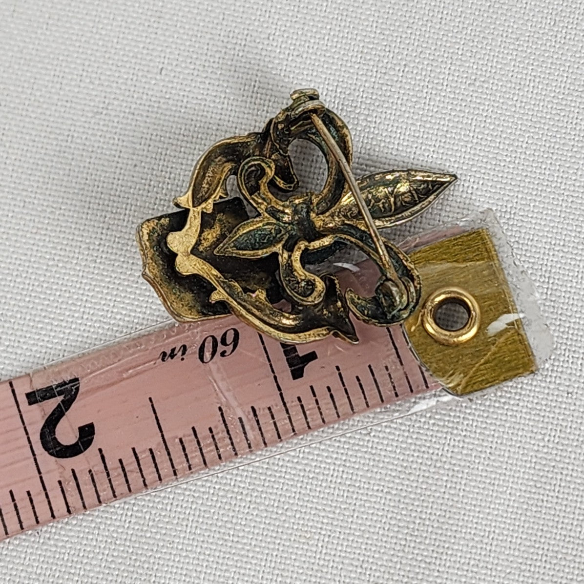 Vintage Fleur De Lise Coat Of Arms Brooch