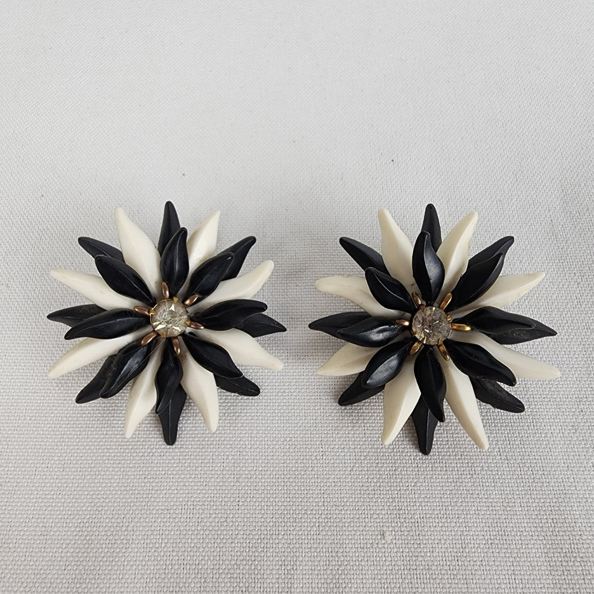 Vintage Black & White Celluloid Flower Clip On Earings Rhinestones