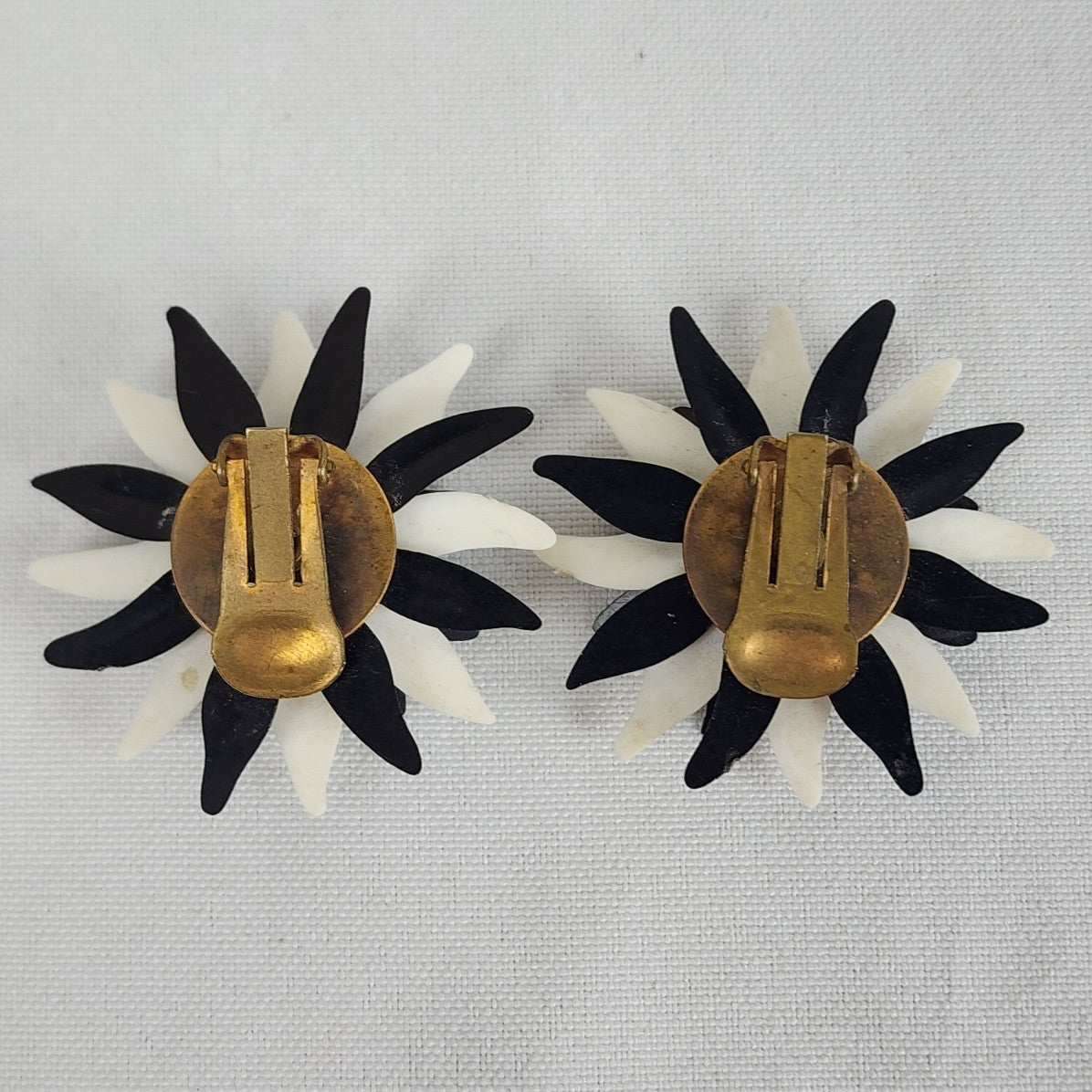 Vintage Black & White Celluloid Flower Clip On Earings Rhinestones