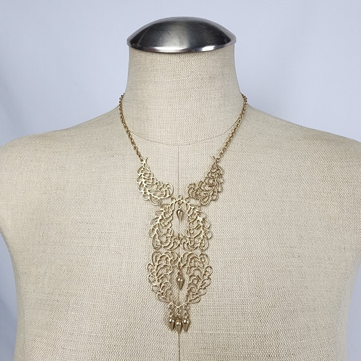 Sarah Coventry 70s Spanish Lace Gold Tone Bib Necklace