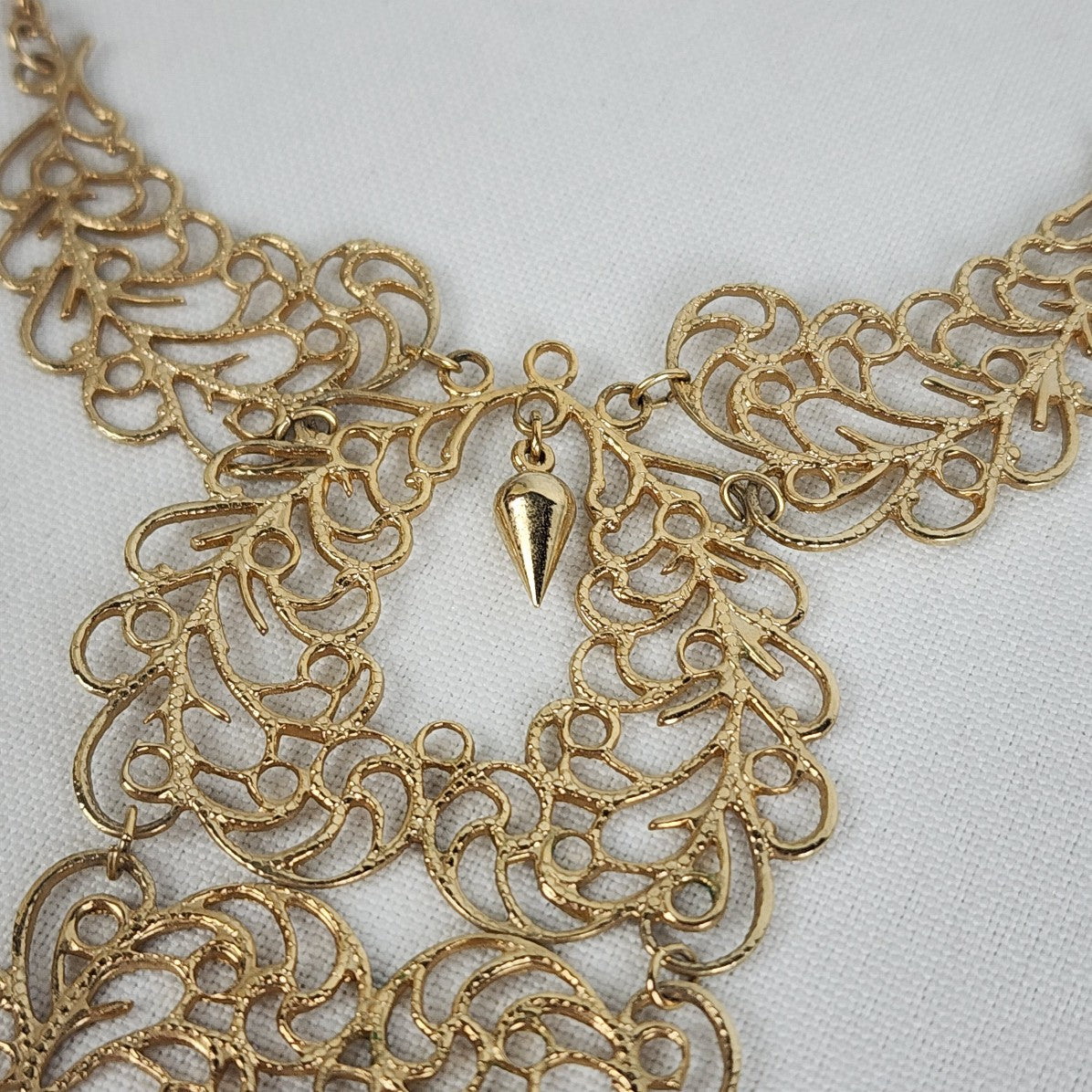 Sarah Coventry 70s Spanish Lace Gold Tone Bib Necklace