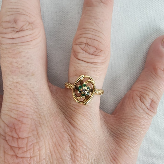 14K Gold Emerald Floral Ring Size 6.5