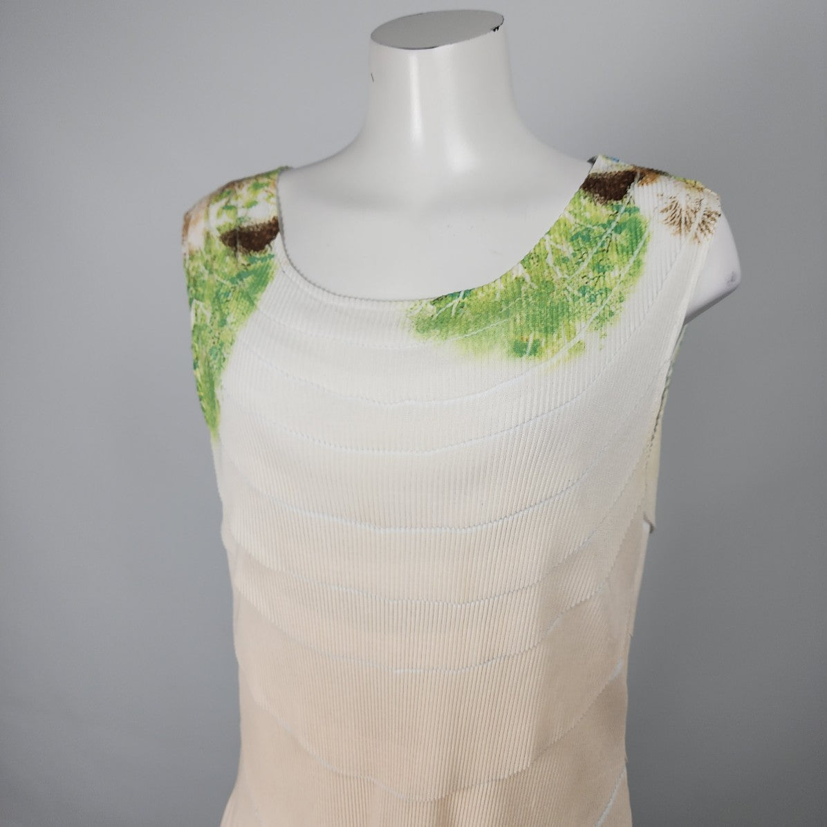 Lindi White & Green Asymmetrical Dress Size L
