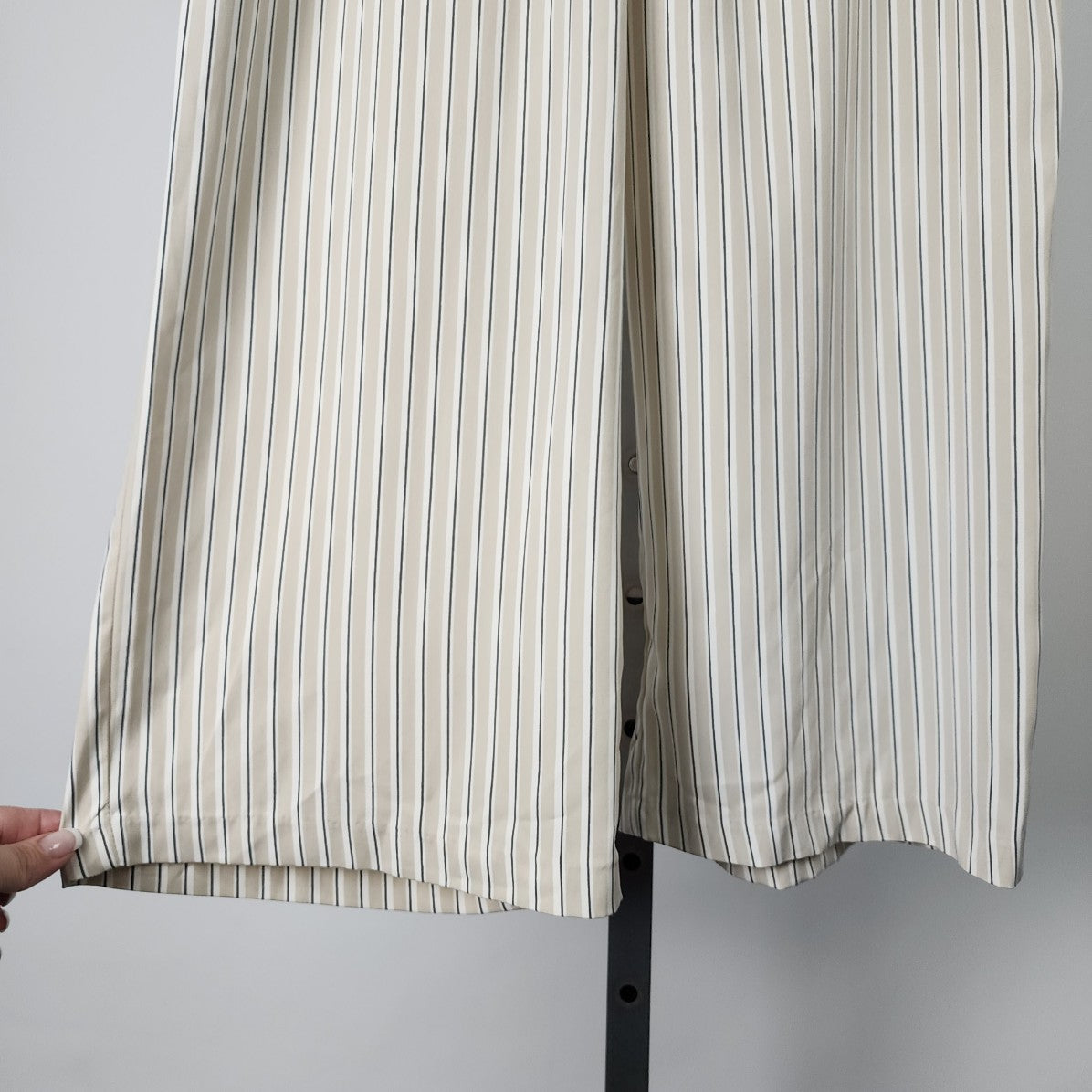 Dynamite Taupe Pin Stripe Paper Bag Waist Wide Leg Pants Size L – DYL  Fashions