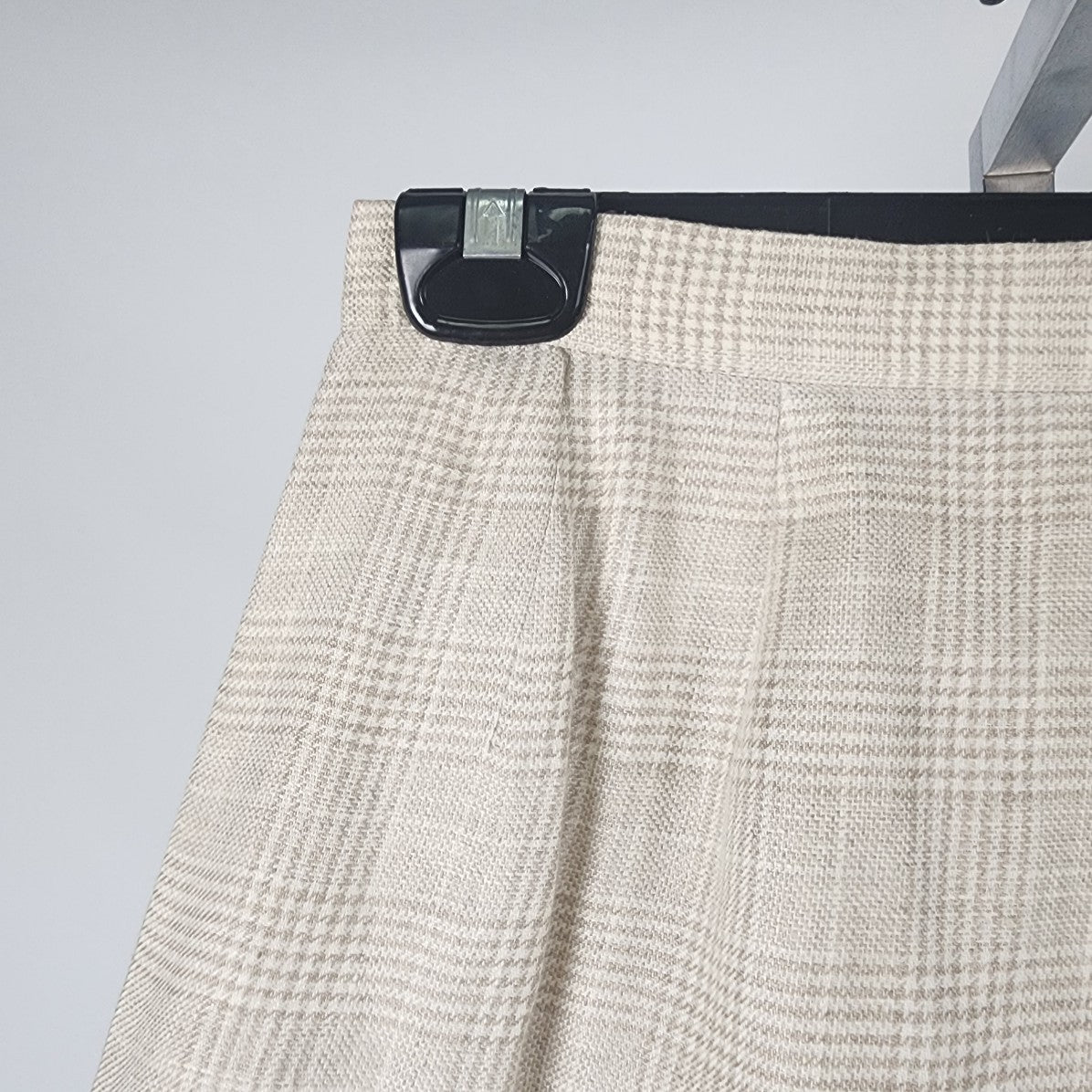 Vintage Tahari Cream Plaid Linen Knee Length Skirt Size 6