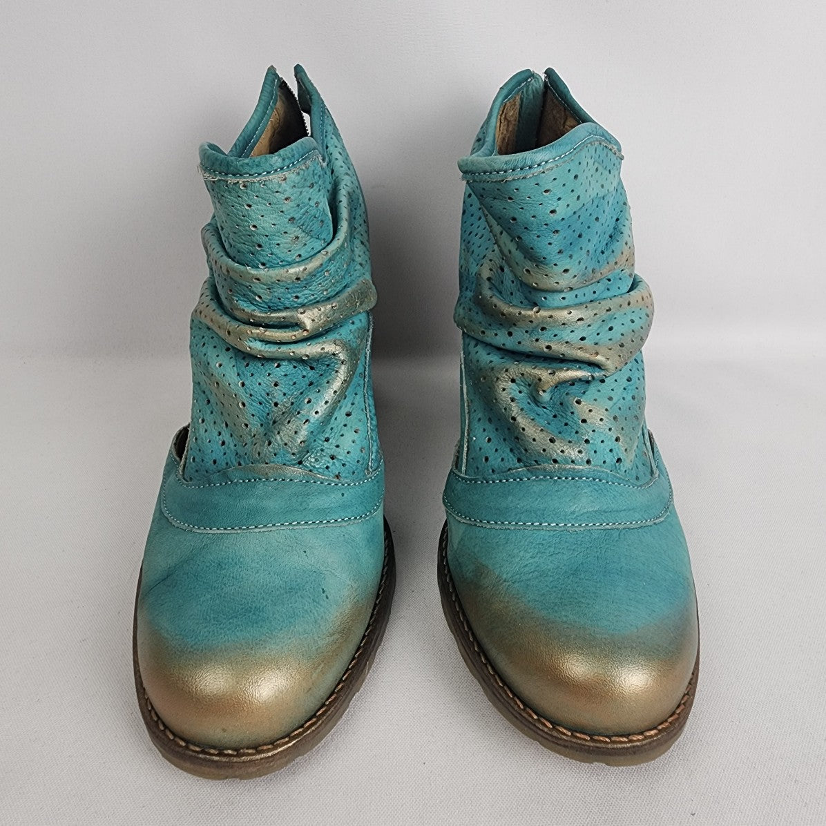 Dkode Turquoise Leather Ankle Boots Size 9 Stylish and Unique