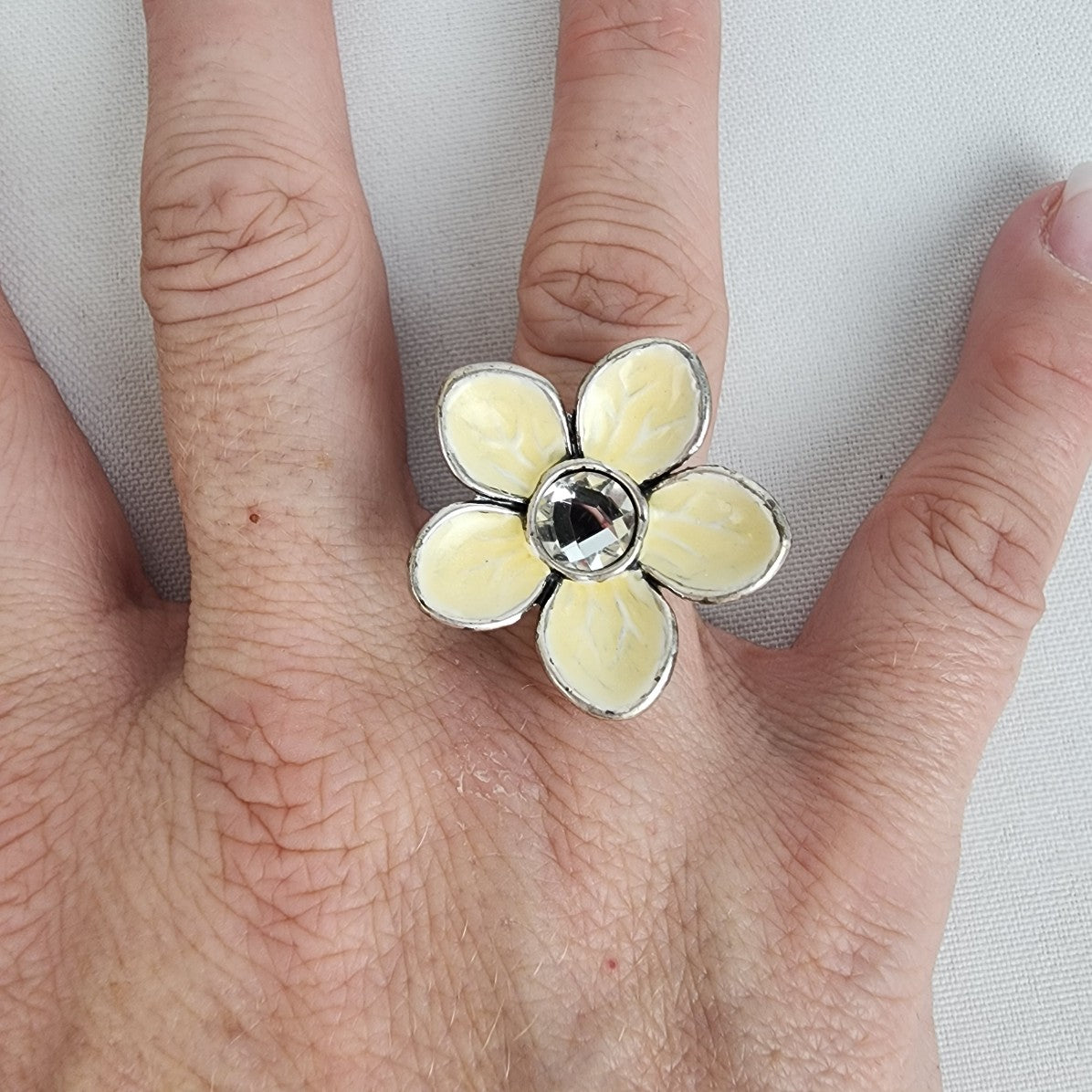 A&C Cream Silver Flower Adjustable Ring