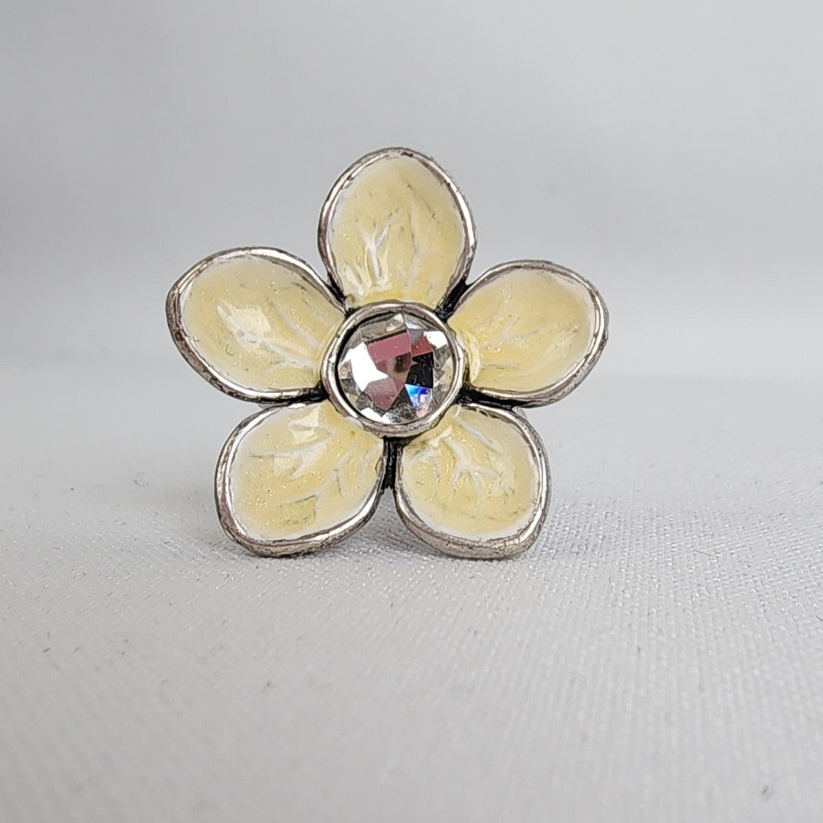 A&C Cream Silver Flower Adjustable Ring