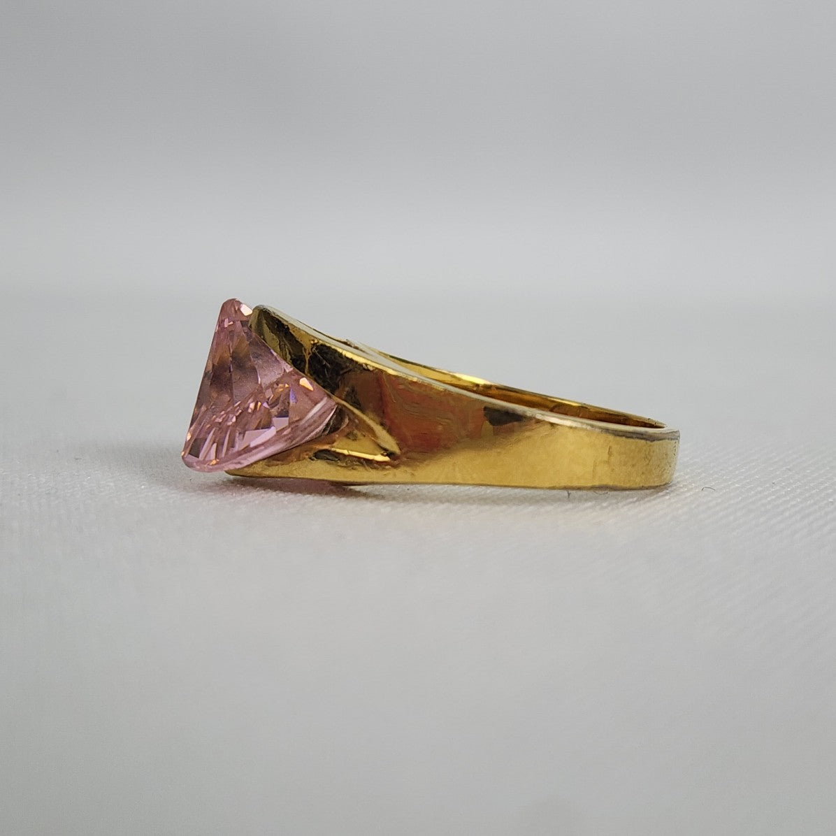 Elegant Gold Tone Ring with Pink Gemstone - Size 7