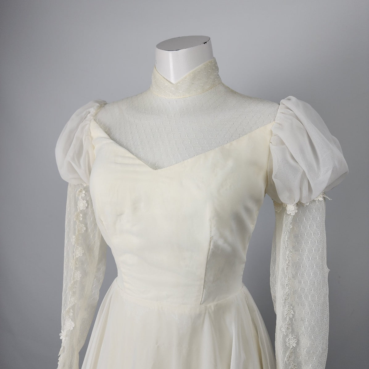 Vintage Puff Sleeve Lace Wedding Dress Size XS