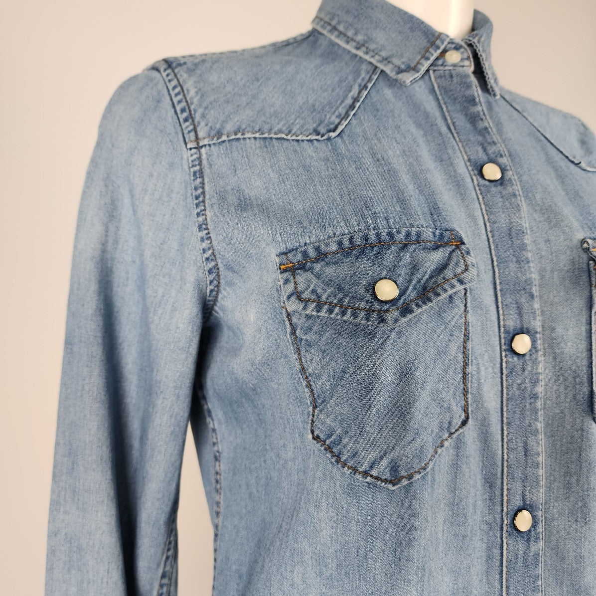 Gap Cotton Pearl Snap Denim Shirt Size S