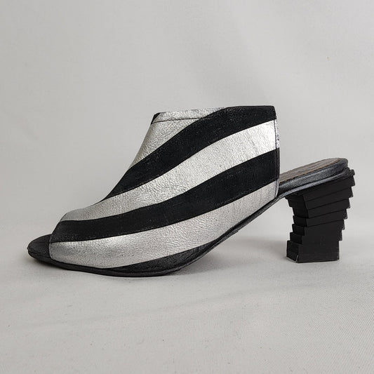 Papucei Black Striped Leather Stacked Heel Mule Shoe Size 9.5