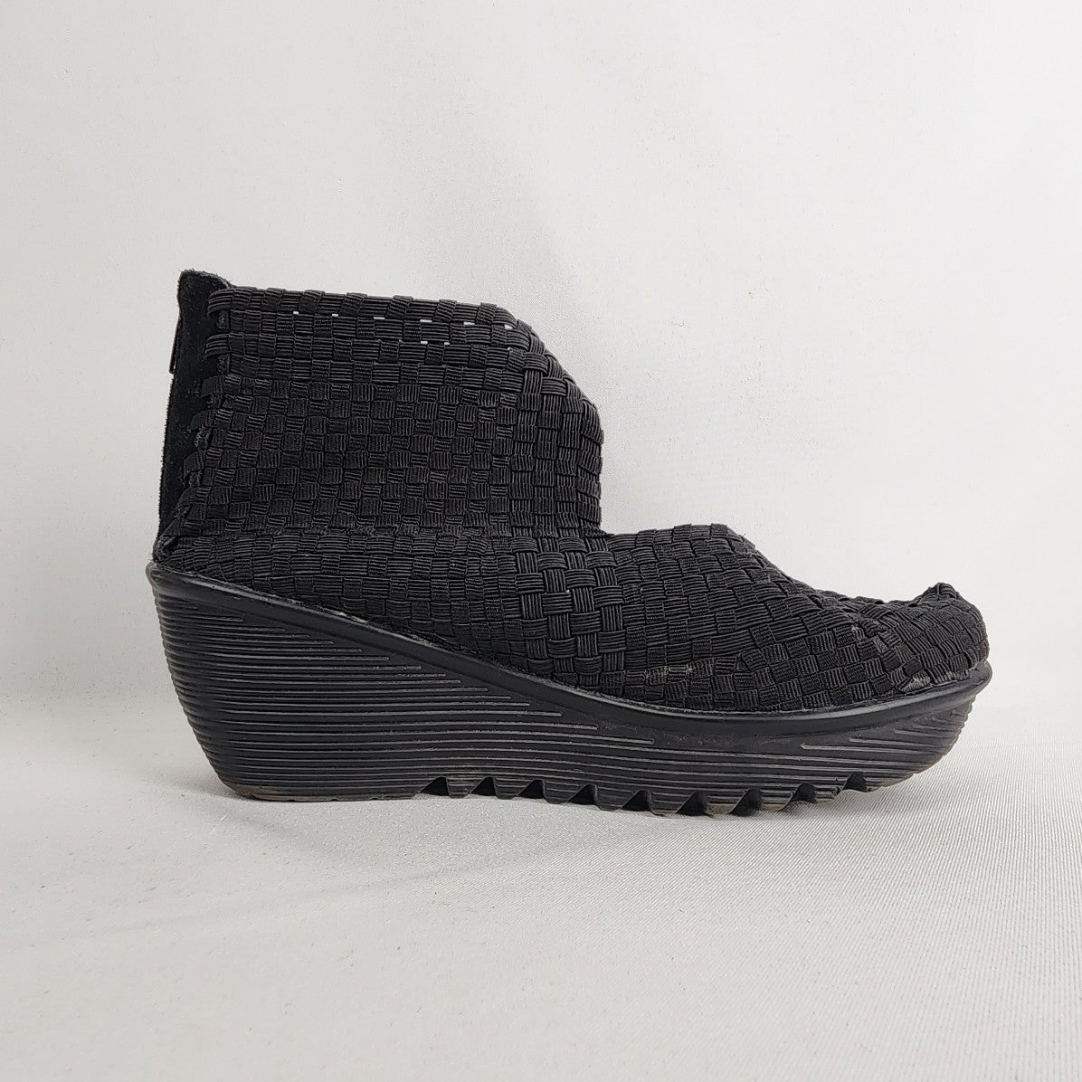 Bernie Mev Black Woven Wedge Shoes Size 8