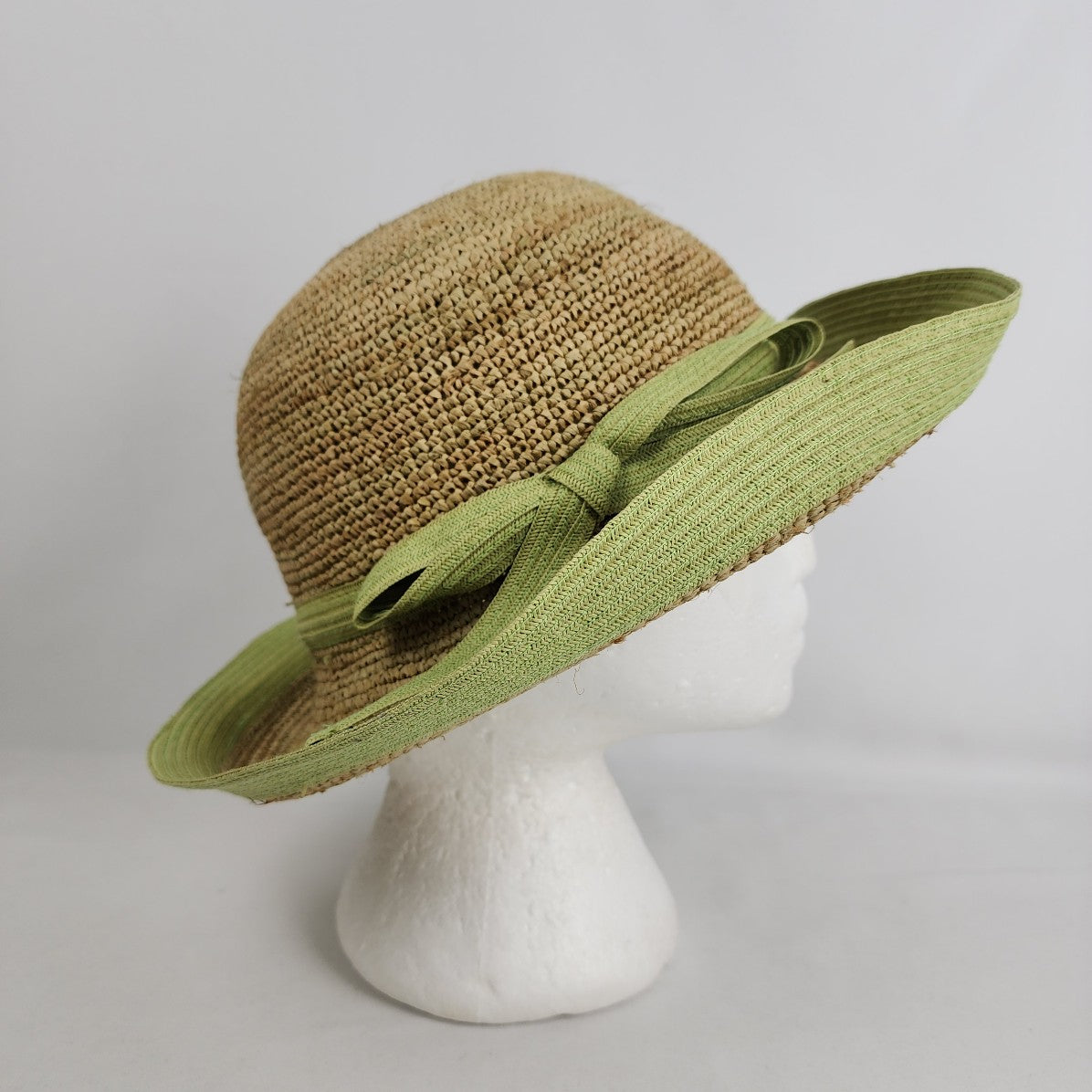 Liz Claiborne Green Woven Hat