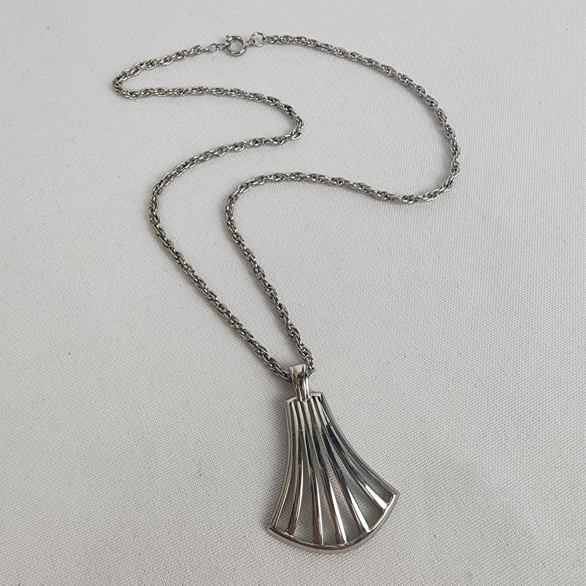 Vintage Silver Tone Pendant Chain Necklace