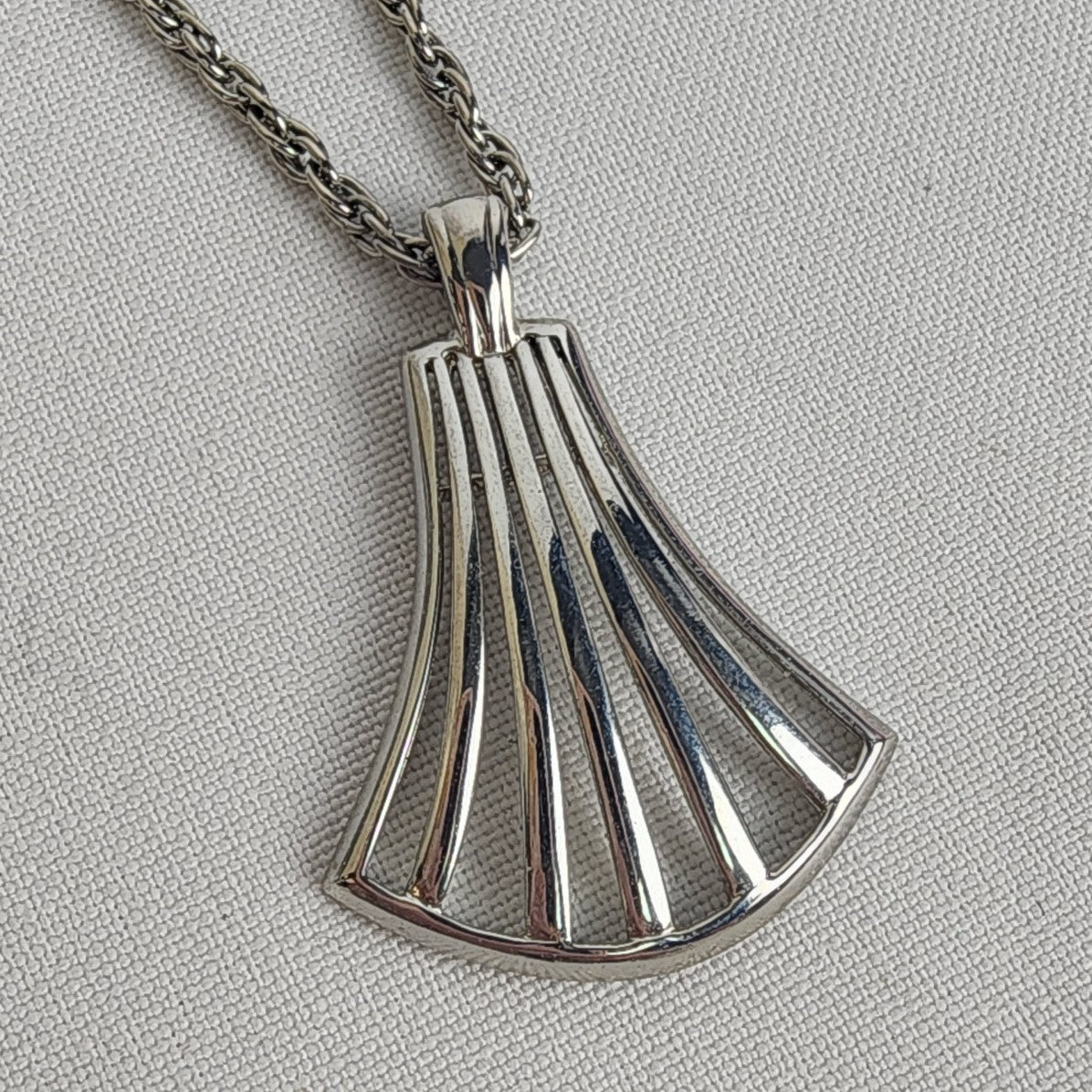 Vintage Silver Tone Pendant Chain Necklace