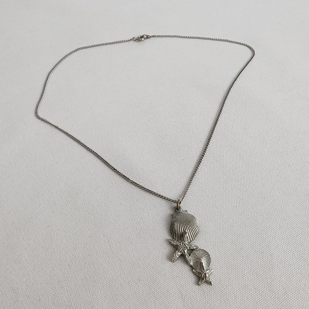 Vintage Silver Tone Schell Starfish Pendant Necklace