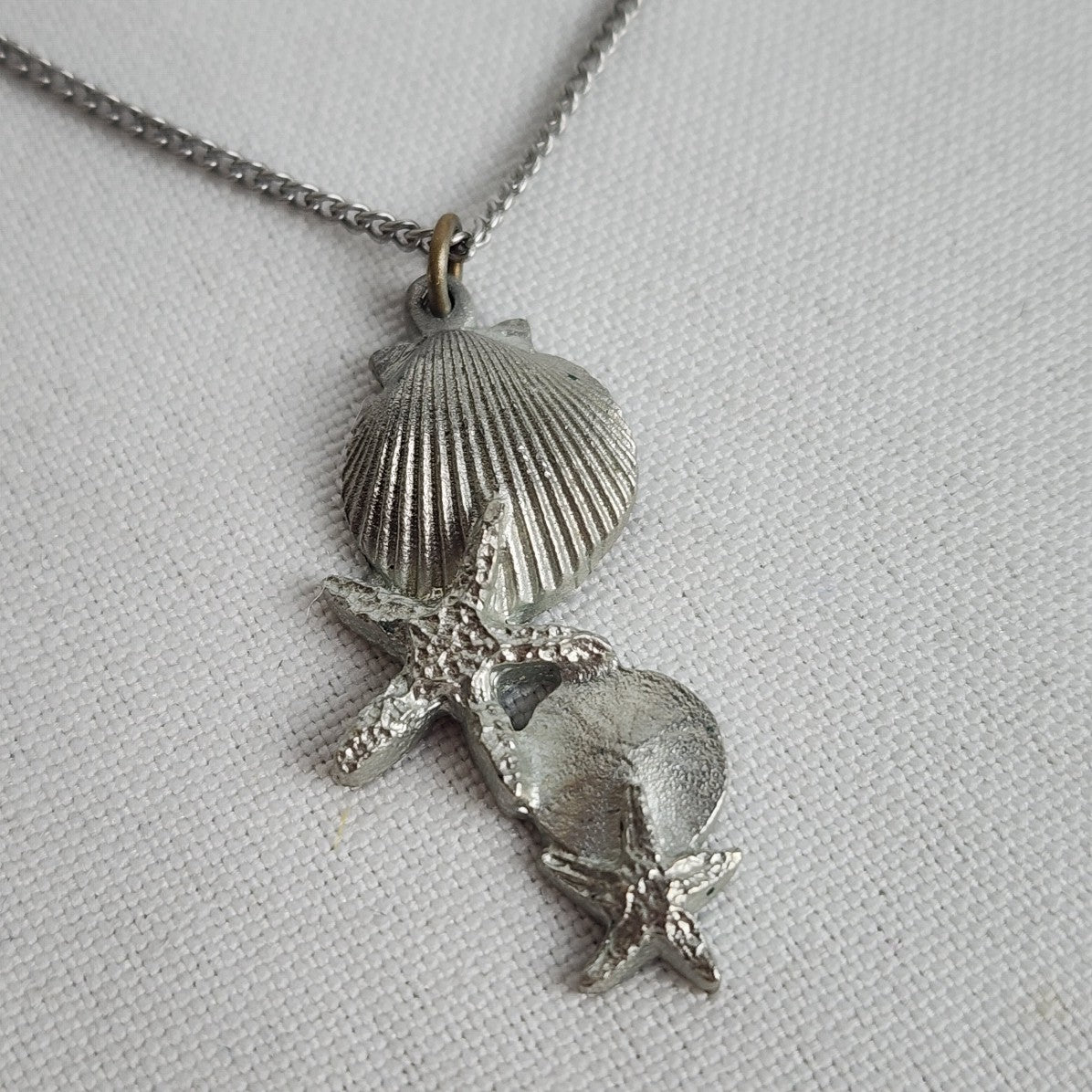 Vintage Silver Tone Schell Starfish Pendant Necklace