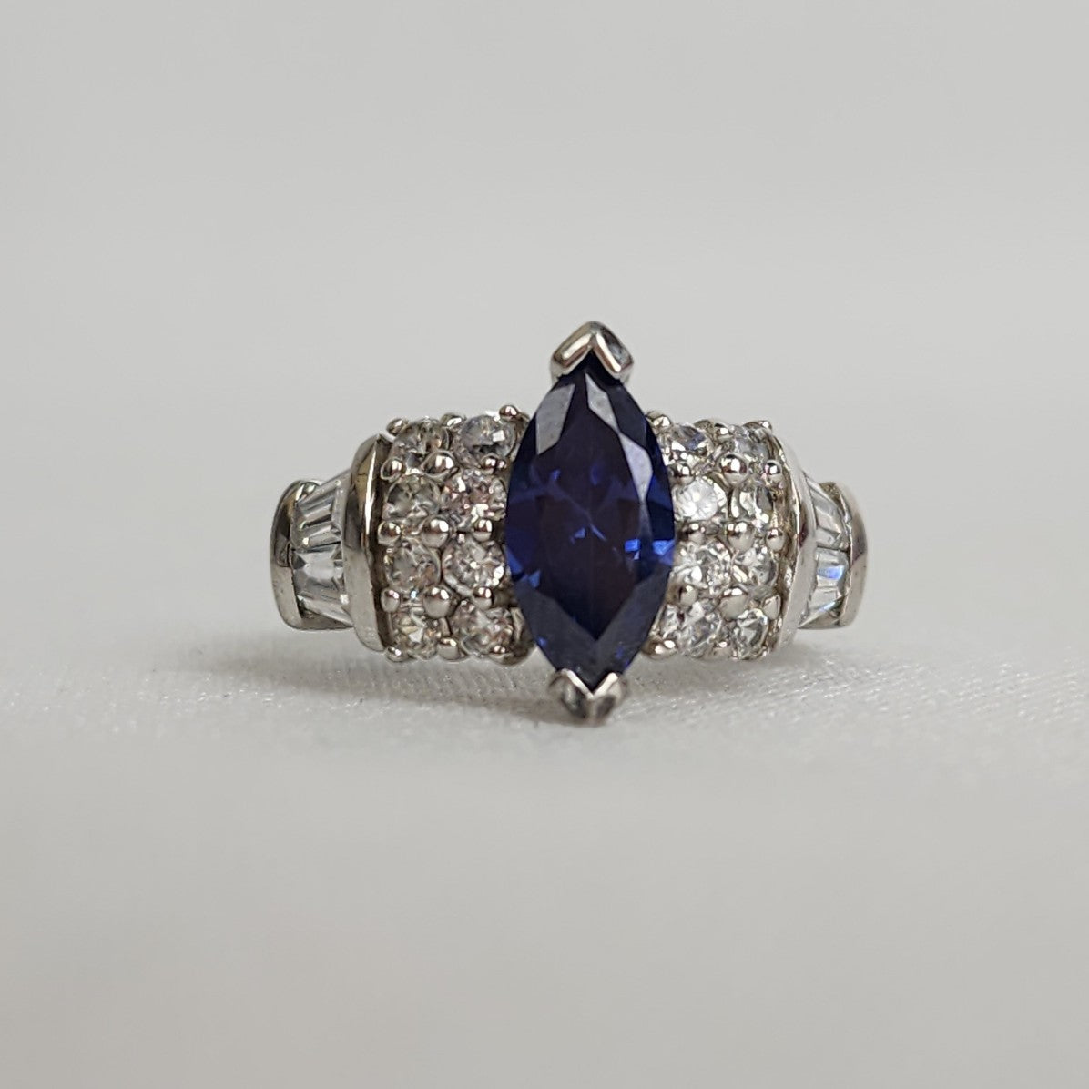 925 Silver Blue Gemstone Ring Size 8