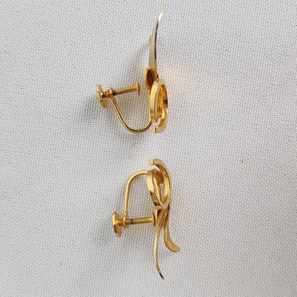 Vintage Bond Boyd Golf Fill Leaf Screw Back Earrings
