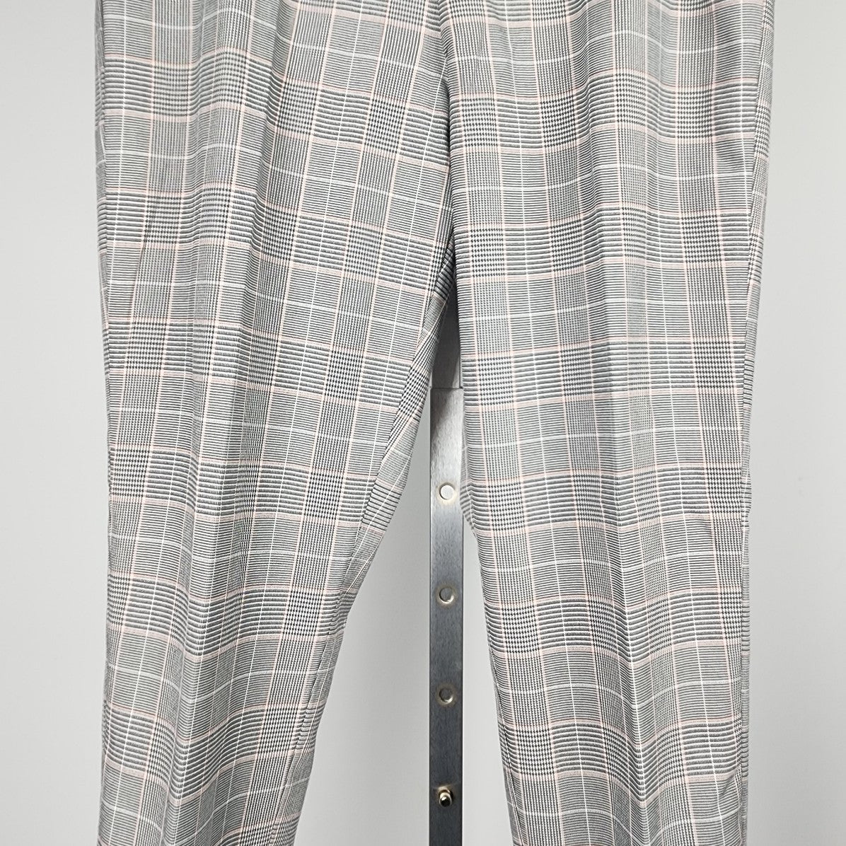 T.N.L Grey Plaid Straight Leg Pants Size 6